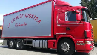 rimorchio camion giostra