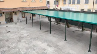 tendaggio copertura auto